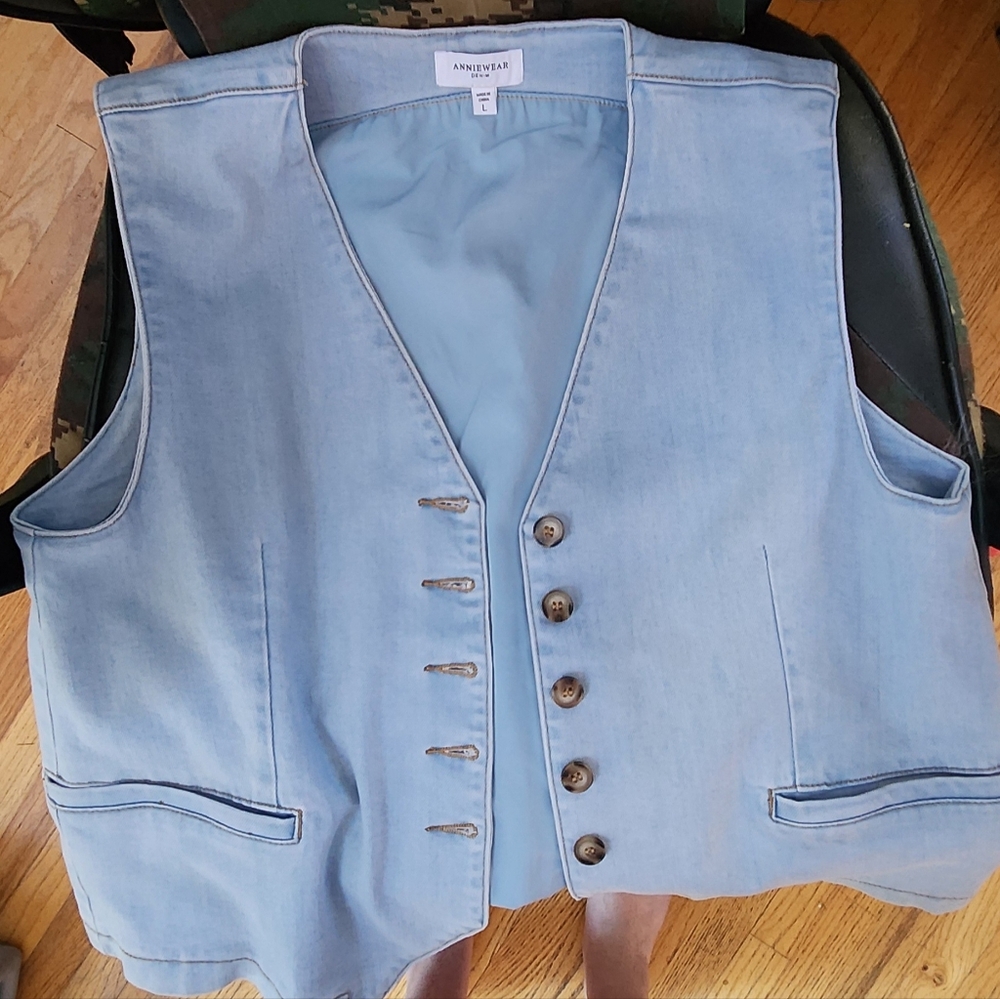 NWOT Anniewear Denim Jean Vest Sz L